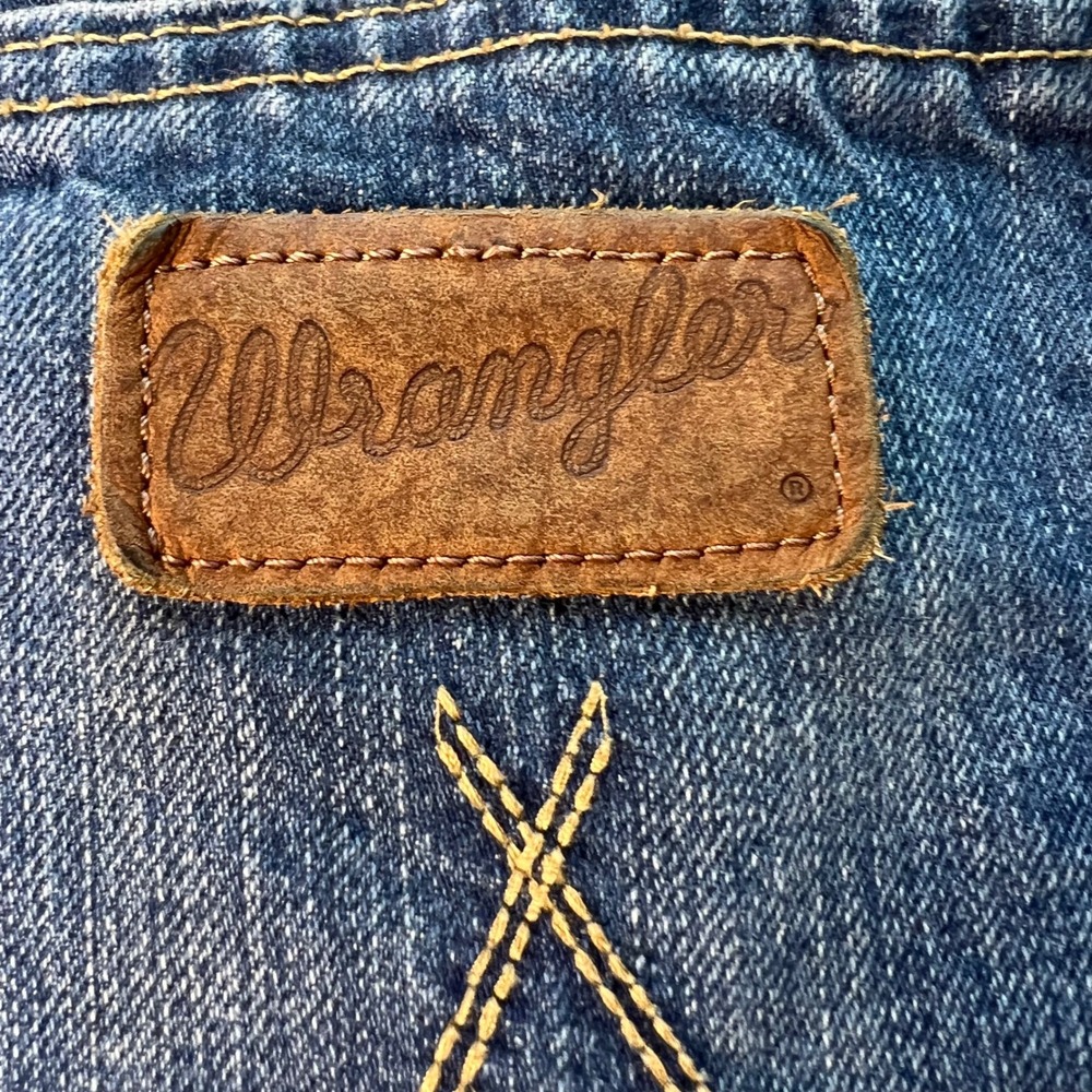 Wrangler Retro Relaxed Boot Jeans Mens 38x36 (39x36) TALL Med Wash Western FLAWS - Picture 6 of 16